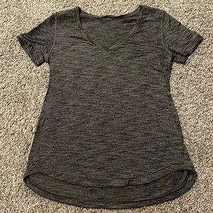 Lululemon grey tee